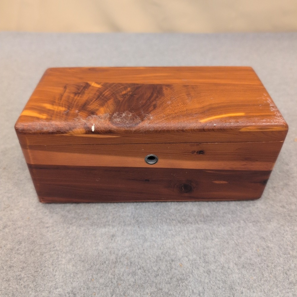 Vintage Lane‎ Cedar Chest Miniature Salesman Sample George Cater Furniture Box
